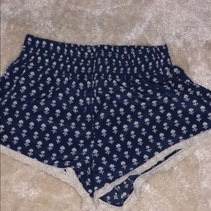 Blue and white flower pattern flowy shorts